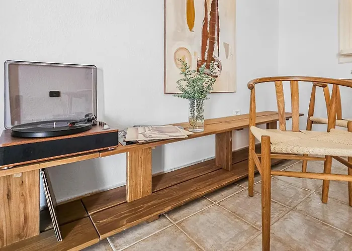 아파트 3 Bdr Detached House In *