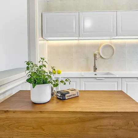 3 Bdr Detached House In Apartment *